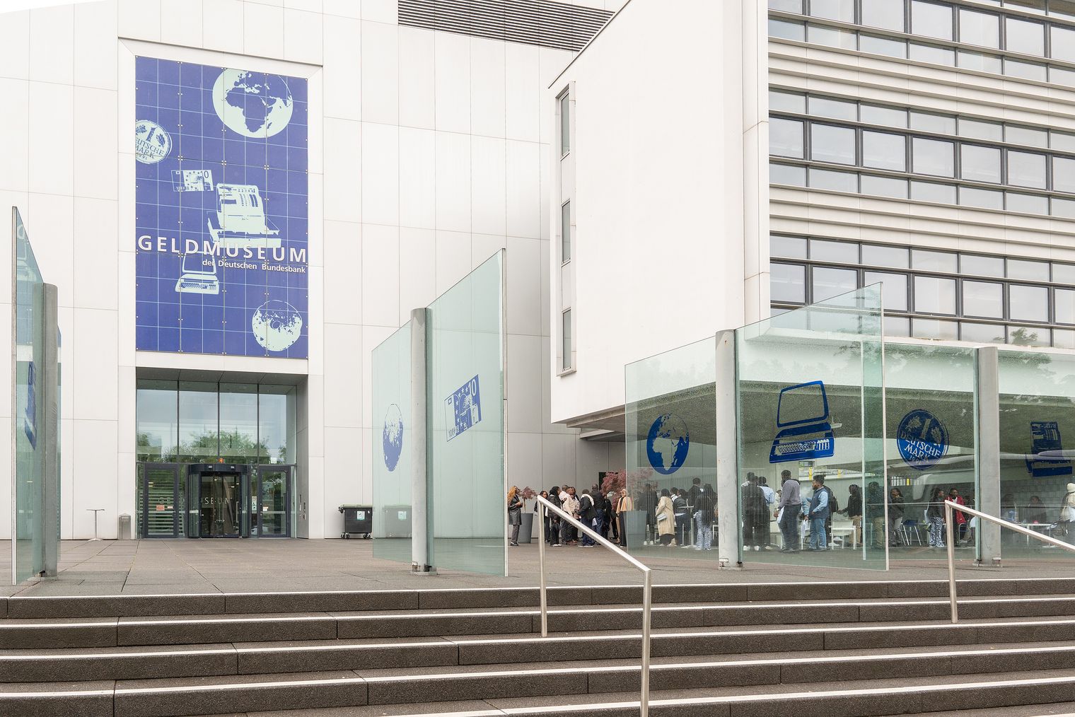 Eingang des Geldmuseums der Deutschen Bundesbank in Frankfurt